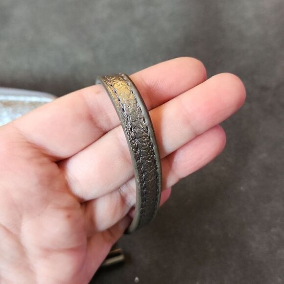 Like new! Halston wallet H Halston wristlet wallet clutch - Picture 7 of 14